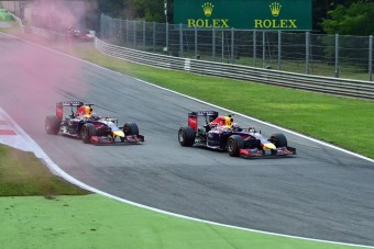 F1: Ricciardo jól mulatott, Vettel berágott
