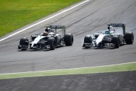 F1: Hamilton a dobogón alázta Rosberget 33