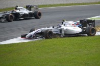 F1: Hamilton a büntetést kockáztatta Monzában 35