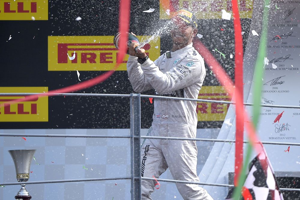 F1: Rendberakja elbénázott váltóját a Mercedes 14