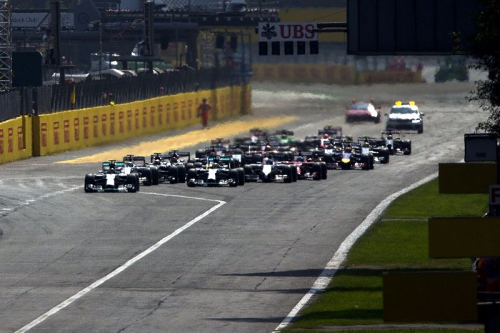 F1: Hamilton a büntetést kockáztatta Monzában 6