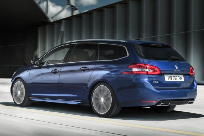 Sportos kompakttal erősít a Peugeot 6