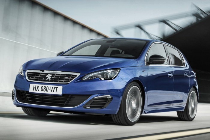 Sportos kompakttal erősít a Peugeot 7