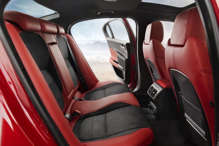 Megérkezett a Jaguar kis sportszedánja 9