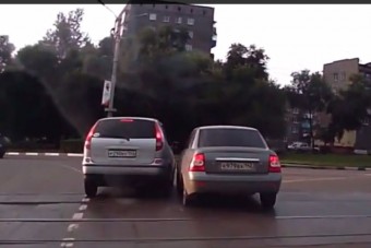 Ahol autós autósnak farkasa