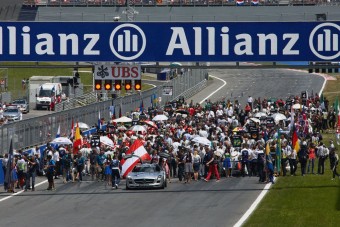 F1: Nem lesznek háromautós csapatok jövőre