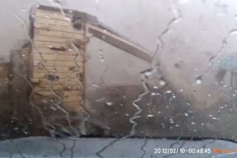 Ilyen, mikor a fejed felett tép el a tornádó