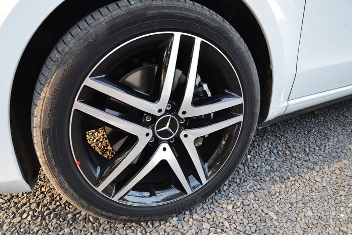 Vigyázat, tudathasadást okozhat! 7 | Vezess Szép, de nem a magyar utakra való.