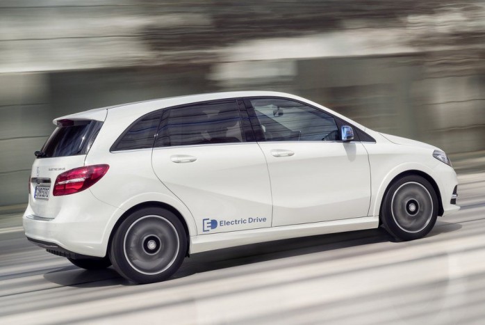 Megújult a Mercedes B-osztály 7