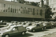 24 db szívódízel Opel Corsa A segélyautót szerzett be az Autóklub a rendszerváltás után. Nagyon keveset fogyasztottak