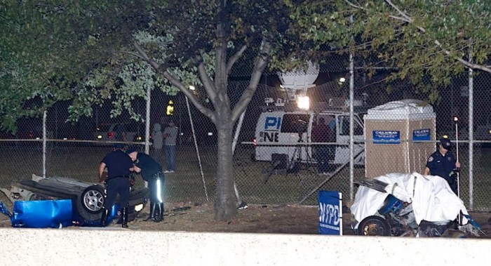 Kettészakadt, kigyulladt egy autó; két halott 5