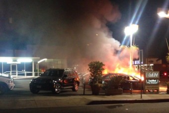 Luxusautókat gyújtottak fel, több tízmilliós kár