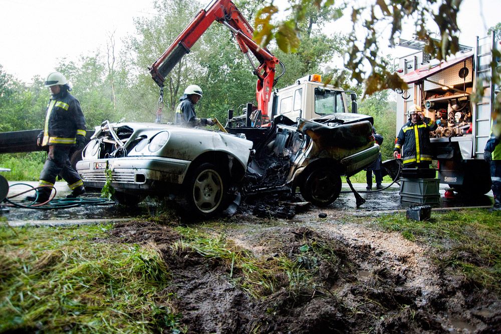 A nap képe – kiégett egy Mercedes a 82-esen 8