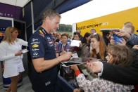 Coulthard a hungaroringi rajongókkal: Fotó: Renault Sport