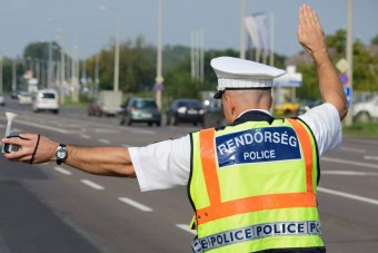 Bomba miatt zárták le az M0-st