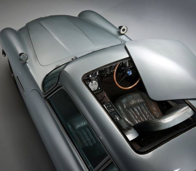 Gyönyörű galéria a 007-es első Astonjáról 13