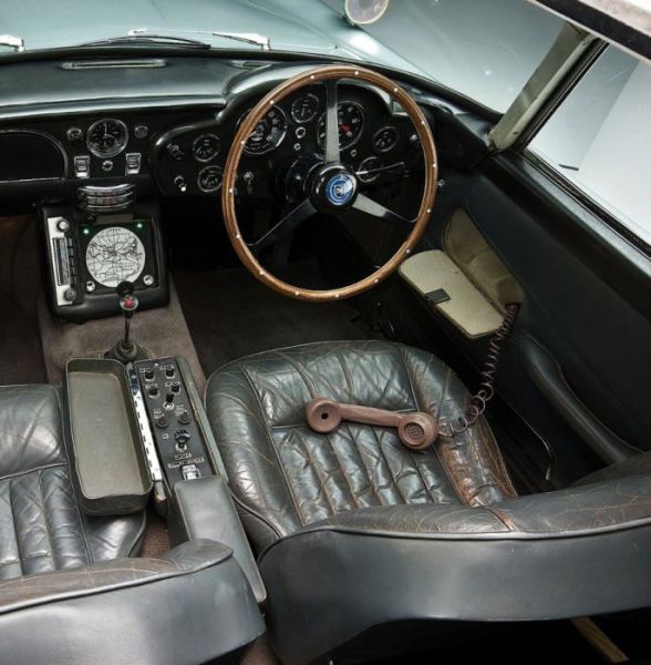 Gyönyörű galéria a 007-es első Astonjáról 19