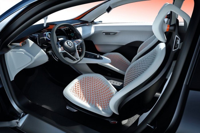 Egy litert fogyaszt a Renault kisautó-tanulmánya 8 | Vezess Egy litert fogyaszt a Renault kisautó-tanulmánya 8