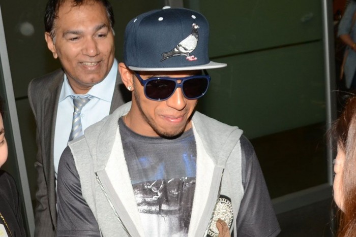 F1: Lemezszerződést ajánlanak Lewis Hamiltonnak 3 | Vezess F1: Lemezszerződést ajánlanak Lewis Hamiltonnak 3