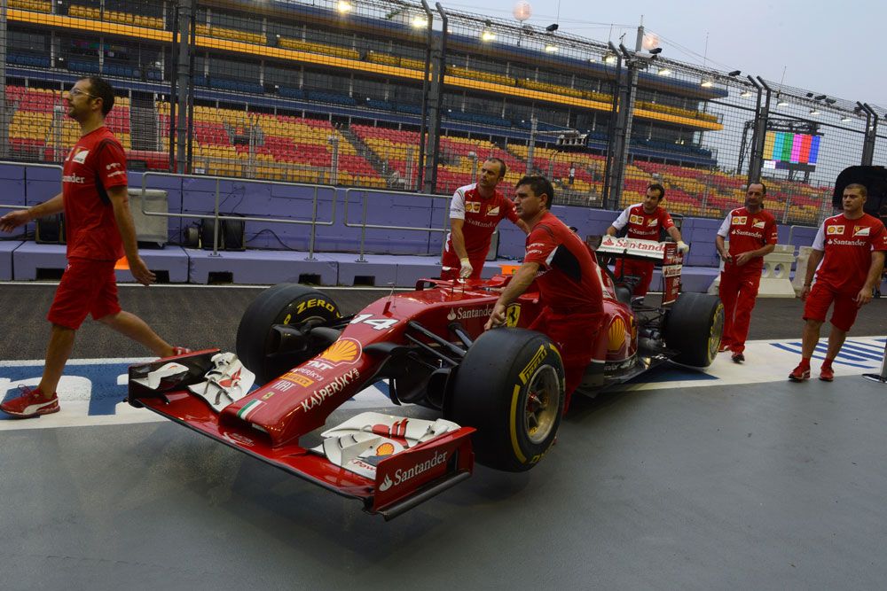 F1: Alonso rendesen bepipult 8