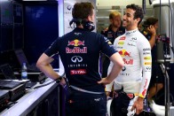 F1: Hamilton a leggyorsabb, Maldonado a falban 52