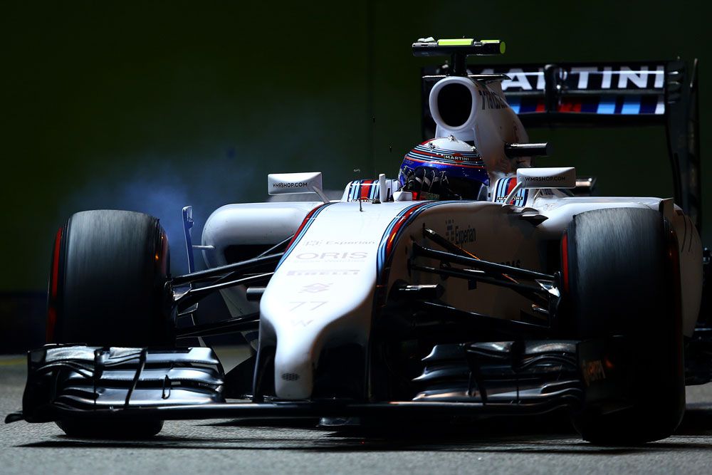 F1: Hamilton a leggyorsabb, Maldonado a falban 21