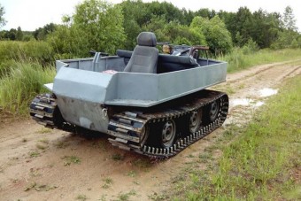 Aki Ladából épít lánctalpast, rossz ember nem lehet