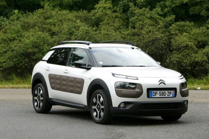 A Citroën amire régóta vártunk 4 Direkt, célzottan hat az érzelmekre a C4 Cactus, és ez a pofátlanság célba talál. A rendhagyó körítéssel előadott átlagos szolgáltatáscsomag rendkívül csábító.