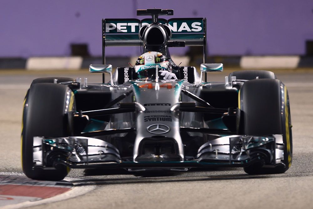 F1: Alonso a fellegekben az ötödik helytől 1