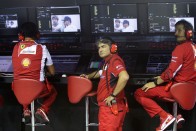 F1: Alonso a fellegekben az ötödik helytől 40