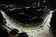 F1: Alonsóval kibabrált a biztonsági autó 43