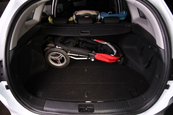 Szinte fél egyedül ekkora térben a babakocsi