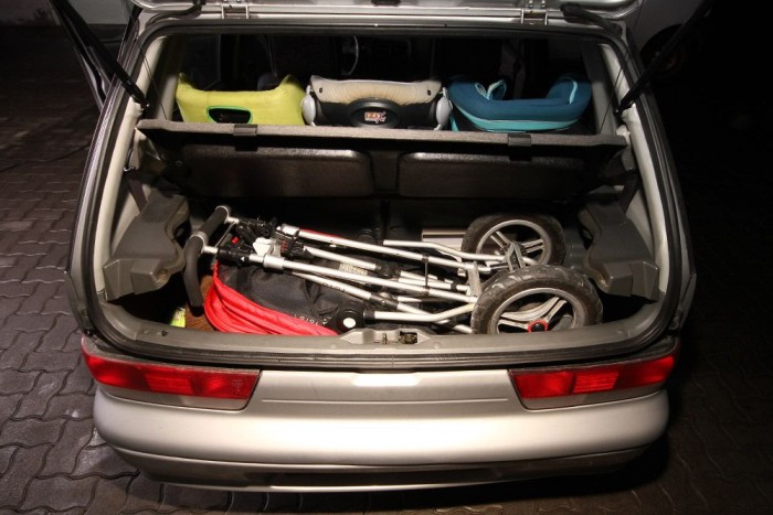 A babakocsi még ide is befért