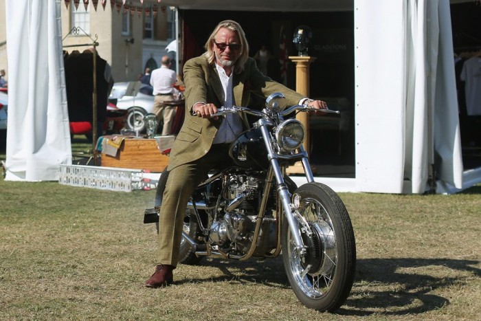 Csak a korháztól fél a merész motoros 8