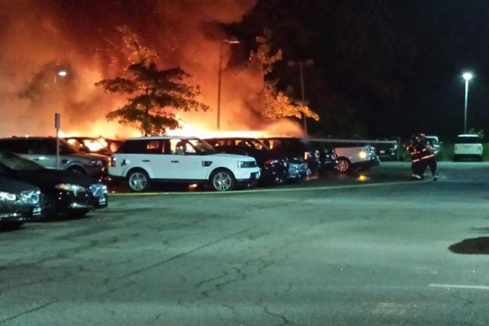 20 luxusautót emésztettek el a lángok 6 | Vezess 20 luxusautót emésztettek el a lángok 6