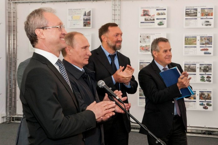 Putyin teherautót avatott 4