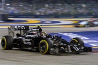F1: Rejtély, hogy mitől forrósodott fel a McLaren 4