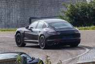 Még sportosabb lesz a Porsche szedánja 11