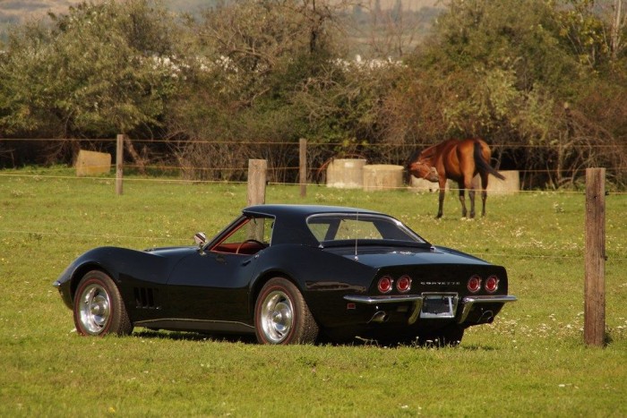 Így hozz be álomautót Amerikából 6 A hétliteres motor 400 lóerő körül teljesít a '68-as autóban. '68, amikor a magyarok 600-as Trabantra kaptak sorszámot