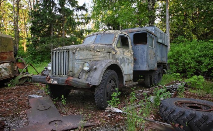 Veteránokat őriz az elhagyatott kísértet-tábor 9