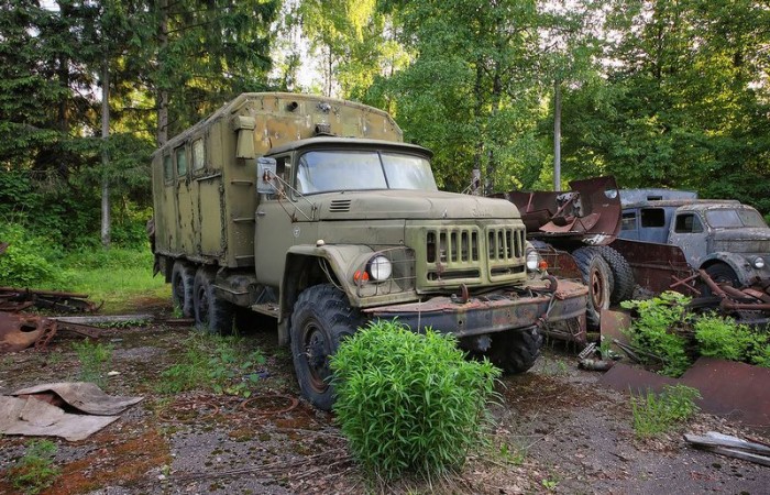 Veteránokat őriz az elhagyatott kísértet-tábor 11