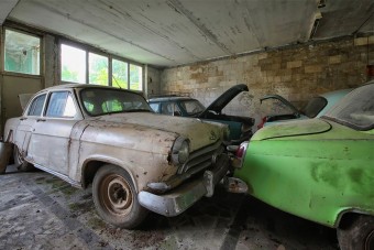 Veteránokat őriz az elhagyatott kísértet-tábor