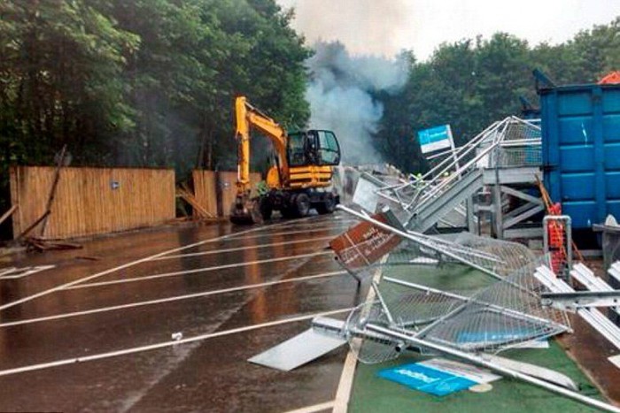 Ámokfutás markolóval, százmilliós a kár 6 | Vezess Ámokfutás markolóval, százmilliós a kár 6