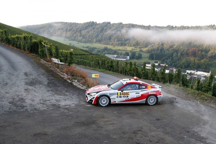 Hátsókerekes, mintegy 250 lóerős raliautót készített a Toyota. A GT86 R3-as kategóriájú versenyautó 