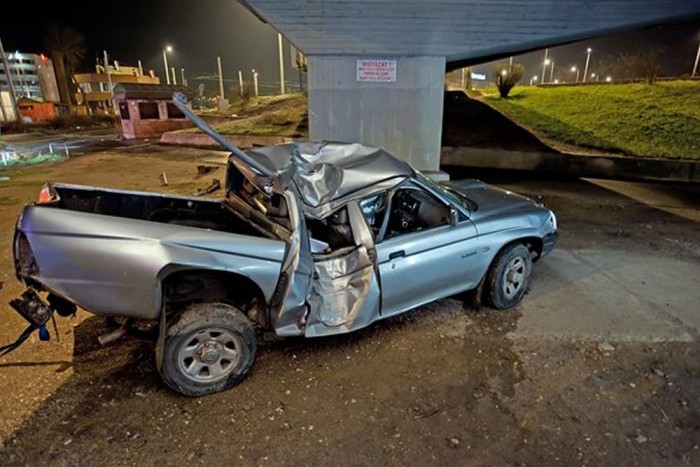 Felüljáróról a bicikliútra zuhant egy autó Budapesten 7