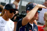 F1: Nem büntetik Vettelt a hűtlenségért 2