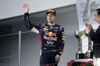 F1: Nem büntetik Vettelt a hűtlenségért