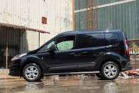 Két méretváltozatban kapható a Ford Transit Connect, a kurtább 4,4 az L2-es hosszított pedig 4,8 méter hosszú.