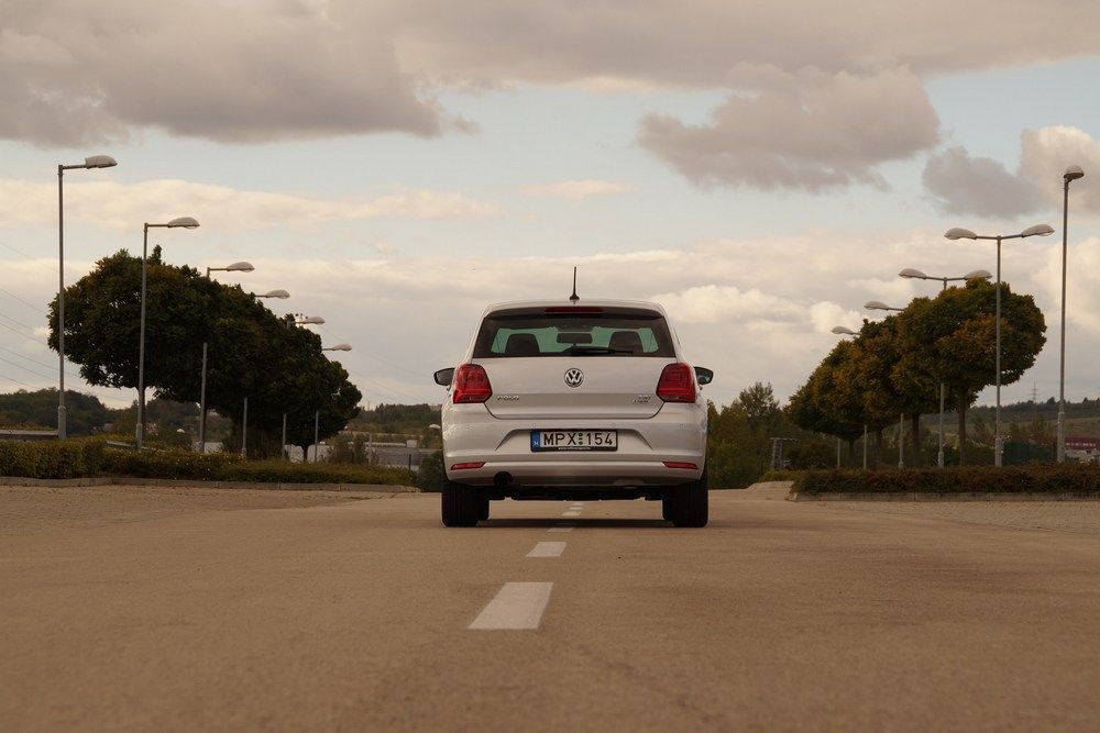 Európa menőbb felén egyszerű városi autó, nálunk sokak számára elérhetetlen álom a pici, drága Volkswagen