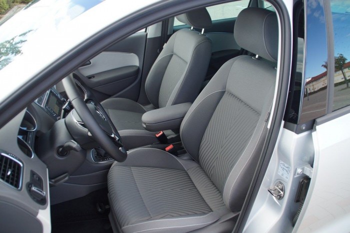 Ragyogó szürkeség 13 | Vezess A könyöklő 34 ezer forintos feláras extra